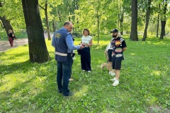 Правила выгула собак проверили в Таврическом саду