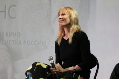 «Меня ведет любовь!»: популярная кино- и театральная актриса Дарья Юргенс поделилась с купчинцами секретами своей фамилии и актерской профессии