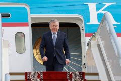 Александр Беглов встретил в аэропорту Президента Узбекистана Шавката Мирзиёева, прибывшего на ПМЭФ-2026