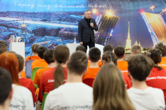 Александр Беглов: «Петербургские каникулы» для школьников из Мариуполя подчеркивают преемственность традиций взаимопомощи