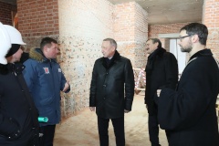 В Невском районе установили крест на главный купол храма иконы Божией Матери «Всех скорбящих Радость»