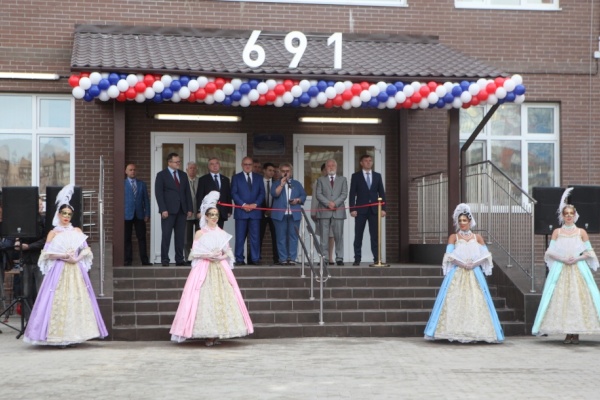 В Невском районе открылась новая общеобразовательная школа №691 с углубленным изучением иностранных языков