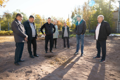 На рабочем объезде глава района осмотрел учреждения, где ведутся работы по ремонту и благоустройству