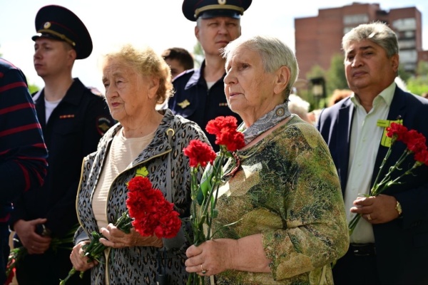 Петроградский район почтил память героических защитников города в День окончания Ленинградской битвы