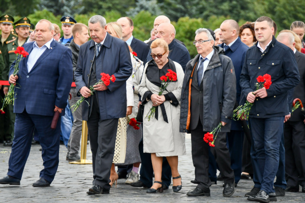 Представители Общественной палаты Петербурга почтили память жертв Ленинградской битвы