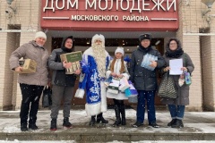 В Московском районе поздравили с наступающим Новым годом военнослужащих, проходящих лечение в госпитале