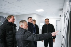 Ремонт здания будущей базы механизации на Малой Охте завершён на 98%. Готовность объекта в ходе рабочего объезда проверили вице-губернатор Евгений Разумишкин и глава Красногвардейского района Андрей Хорт