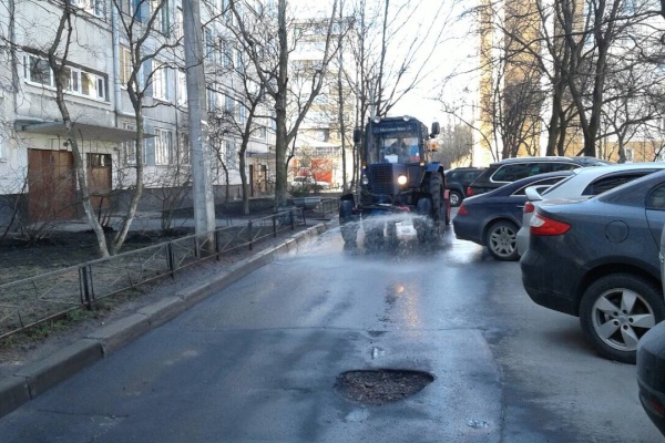 Во Фрунзенском районе проводятся работы в рамках весеннего месячника по благоустройству