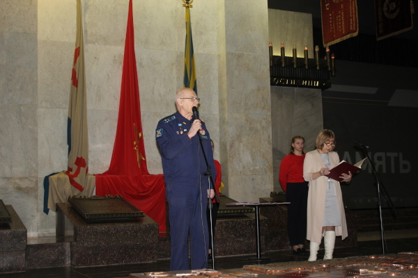 Юрий Антонов вручил документы родным героев Великой Отечественной войны