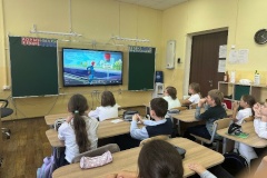 В школе № 300 Центрального района для учеников проведено занятие по правилам дорожного движения