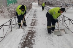Горячая линия в Невском районе по вопросам уборки территории и предоставления коммунальных услуг работает в круглосуточном режиме.