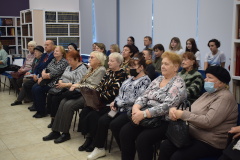 В Невском районе врачи Госпиталя для ветеранов войн встретились с местными жителями