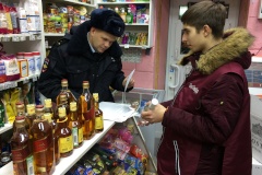 Народные дружинники Московского района выявили точку незаконной продажи алкоголя