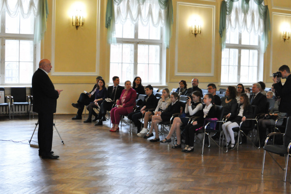 При поддержке Общественной палаты Санкт‑Петербурга наградили победителей конкурса «Рисунки Победы: Малая дорога жизни»