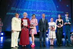 В Кронштадтском Дворце молодежи прошел выпускной учащихся школы №425