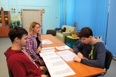 В Пушкинском районе прошел урок памяти о блокаде Ленинграда для воспитанников Центра социальной реабилитации инвалидов и детей-инвалидов, приуроченный к 83-й годовщине прорыва блокады Ленинграда