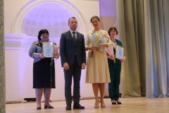 Проект школы № 409 Пушкинского района под названием «Образовательное событие "Пятёрка для ребенка"» для учеников 2-7 классов и их родителей был отмечен — они стали дипломантами!