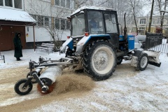 Руководство Жилищного комитета проверило уборку внутриквартальных территорий и очистку крыш от снега