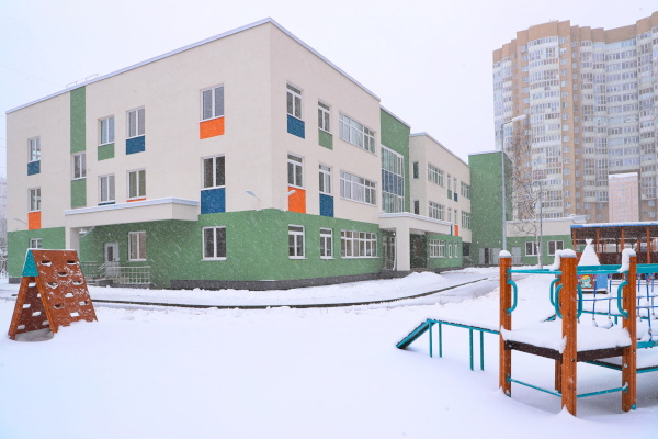 Александр Беглов посетил новый детский сад № 92 в Бежецком переулке