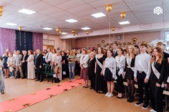 Сегодня в школах Кировского района Санкт‑Петербурга прошли последние звонки для 1211 выпускников