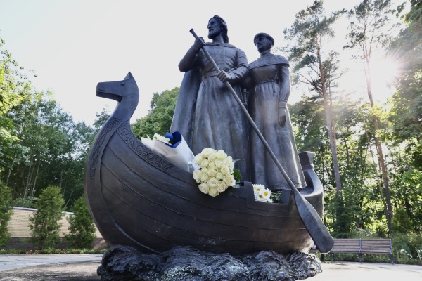 Открытие памятника Петру и Февронии Муромским