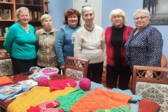 В Комплексном центре социального обслуживания населения Невского района работает клуб любителей вязания «Волшебный клубок»