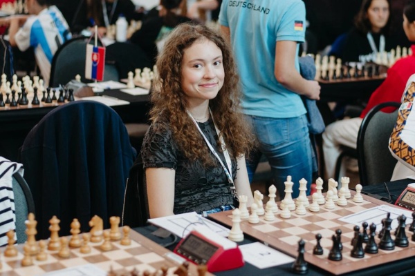 Ученица 622 гимназии завоевала титул чемпионки мира по шахматам среди девушек до 18 лет