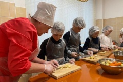«Полное погружение» в профессию повара прошло в школе № 436 г. Ломоносова