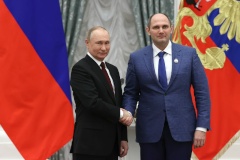 Владимир Путин вручил Михаилу Рахлину государственную награду