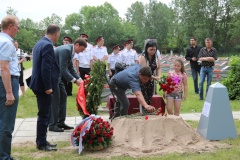 Останки погибших под Нарвой героев предали земле на Южном воинском кладбище
