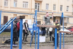 В Кировском районе в рамках фестиваля "Выходи гулять!" будущие призывники преодолевали полосы препятствий