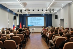 В лицее № 214 Центрального района состоялась встреча учеников с Татьяной Владимировной Черниговской