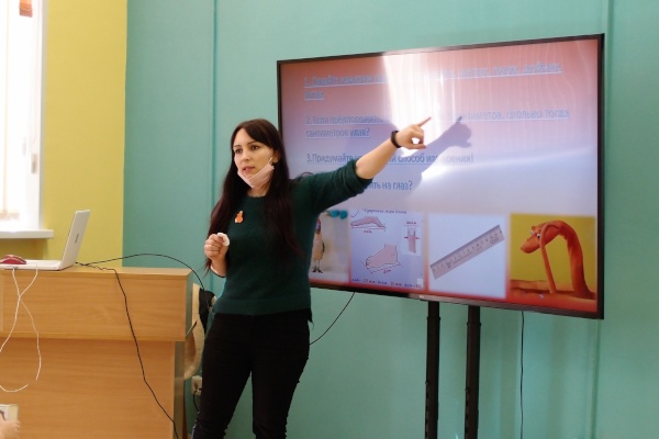 В библиотеке «Синяя птица» состоялась литературная игра «38 попугаев»