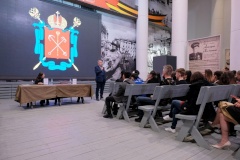 В Петербурге стартовала шестая просветительская программа «Читаем Блокадную книгу» для молодых соотечественников