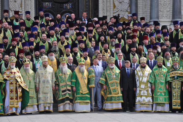 Крестный ход и праздничный соборный молебен в Никольском Морском соборе, посвящённый 25-летию прославления в лике святых Великого Пастыря и Молитвенника Земли Русской - святого праведного Иоанна Кронштадтского