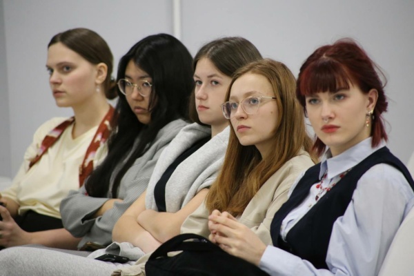 Открываем дверь в науку! В Доме молодежи Санкт‑Петербурга обсудили научные тренды на 2024 год