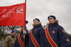 На Пискаревском мемориальном кладбище прошла акция «Памяти павших будьте достойны»