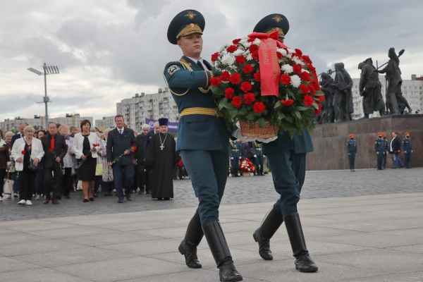 На площади Победы прошла церемония в память о жертвах блокады