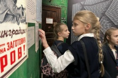 Блокадный мемориал на территории Левашовского хлебозавода за два года посетили около полутора тысяч школьников