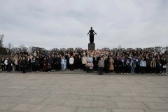 На Пискарёвском мемориальном кладбище прошла церемония «Сохраним мир на Земле. Капсула времени»