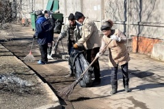 Во Фрунзенском районе ведутся работы по комплексной весенней зачистке территории