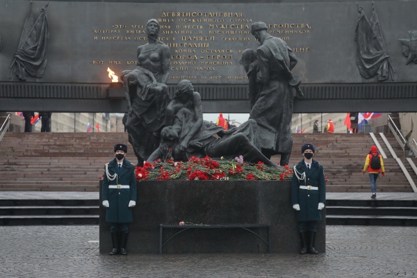 На площади Победы прошла торжественно-траурная церемония