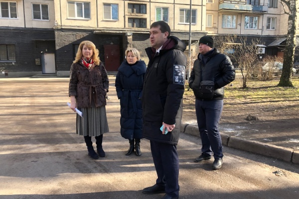 Администрация района оценила уборку одного из самых больших кварталов