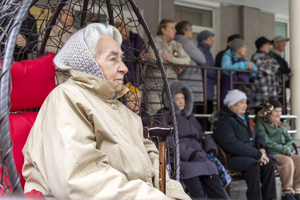 В Северной столице прошла всероссийская юнармейская акция «Парад у дома ветерана»