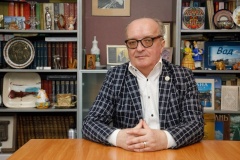 Директору школы-интерната №1 имени К.К. Грота Алексею Мухину присвоили почётное звание «Народный учитель Российской Федерации».