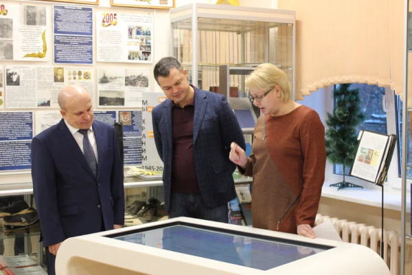 Михаил Петров посетил  33 школу-интернат
