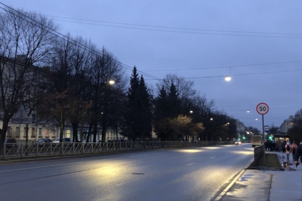 В Колпинском районе ведутся активные работы по модернизации наружного освещения