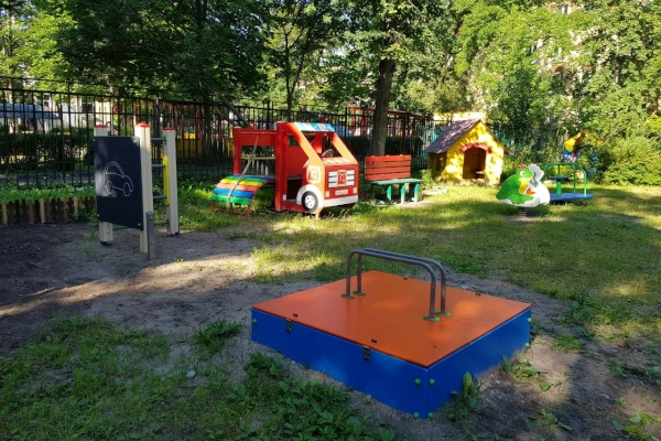 Уличное оборудование установлено в рамках проекта «Родной район» и программы развития Пушкинского района.