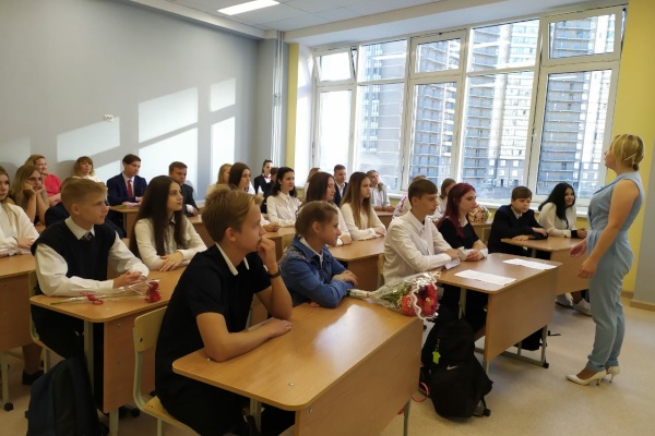 12 первых классов: в Парголово в школу впервые пошло рекордное количество учеников
