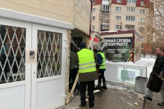 Более 1200 квадратных метров городской земли освобождается в Пушкинском районе от незаконного торгового павильона и самовольно размещенных элементов благоустройства